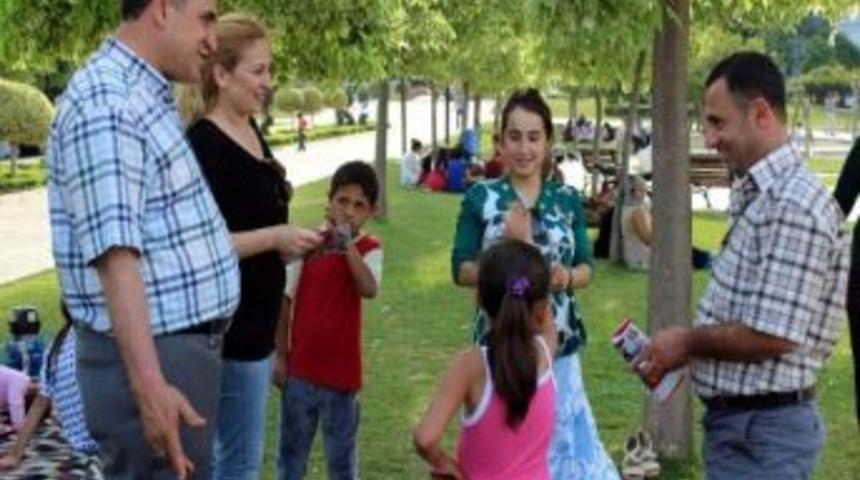 Pamuk: "ter&ouml;r Yoksa, Bunlar Ayakta Duramaz&rdquo;