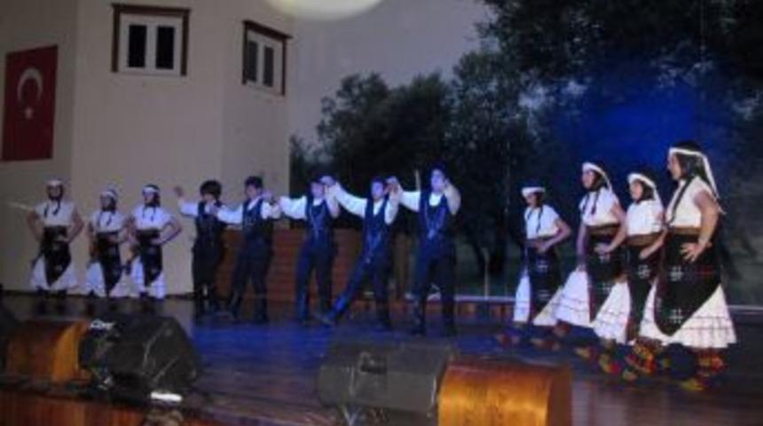 Edremit &Ouml;zel &Ouml;zcan Koleji K&uuml;lt&uuml;r Ve Sanat Ş&ouml;leni D&uuml;zenledi