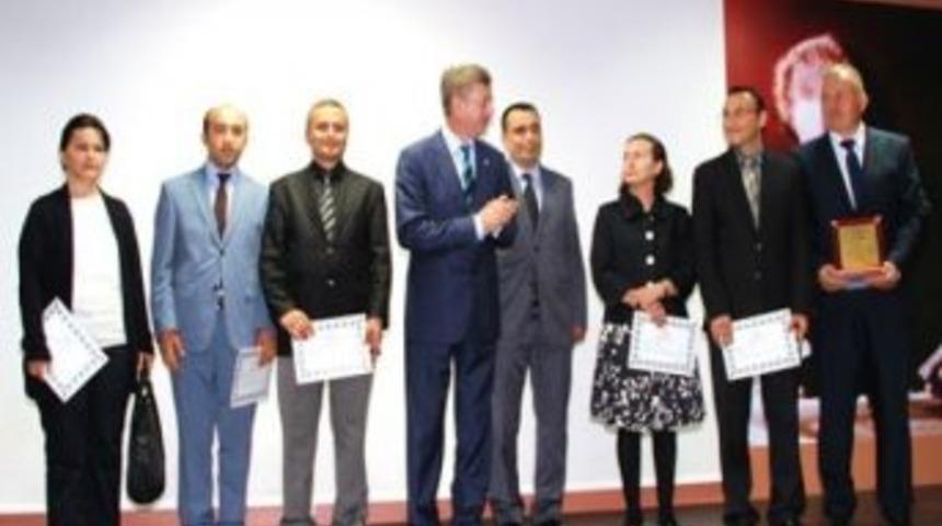 Vali Savur, Kalite Y&ouml;netimi Uygulamaları Toplantı Ve &Ouml;d&uuml;l T&ouml;renine Katıldı