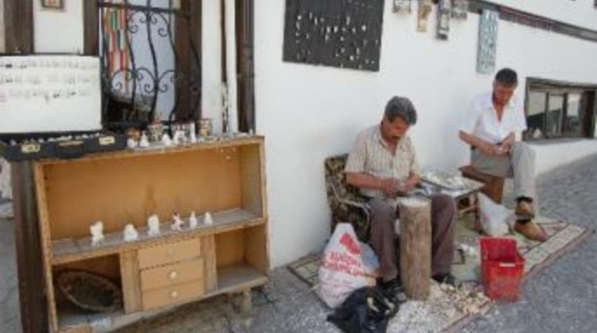 L&uuml;le Taşı Ustaları Turist Rehberlerinden Şikayet&ccedil;i