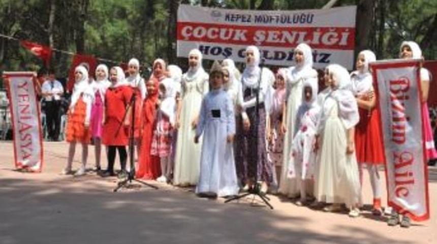 T&uuml;t&uuml;nc&uuml; &Ccedil;ocukların Şenliğine Katıldı