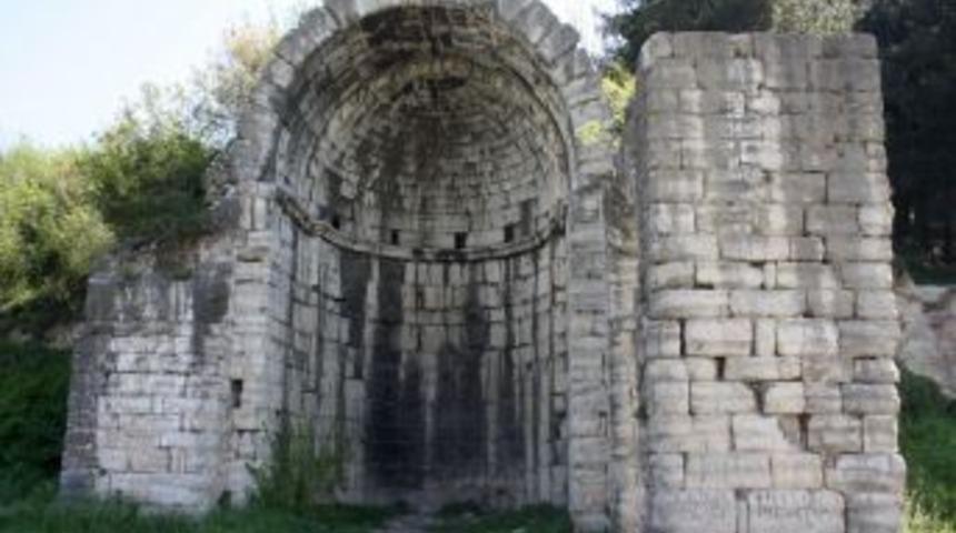 1500 Yıllık Bizans Köprüsü'nün Onarım Projesi Kuruldan Geçmedi