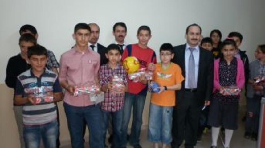 Oltu'da 'Kutlu Doğum' Hediyeleri Sahiplerini Buldu