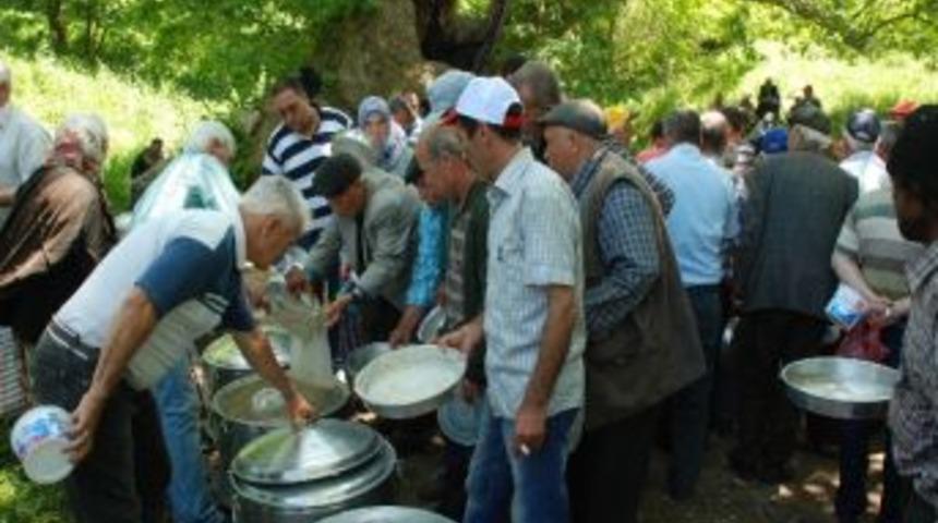Y&uuml;z Yılardır S&uuml;re Gelen Gelenek