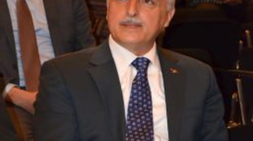 Vali Mutlu: 1 Mayıs Ile Şampiyonluk Kutlamalarını Aynı Sepete Koymak Haksızlık