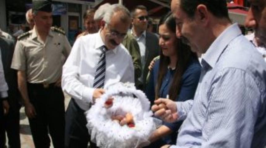 Vali Duruer Vakıflar B&ouml;lge M&uuml;d&uuml;r&uuml;n&uuml; Makamına Kabul Etmedi