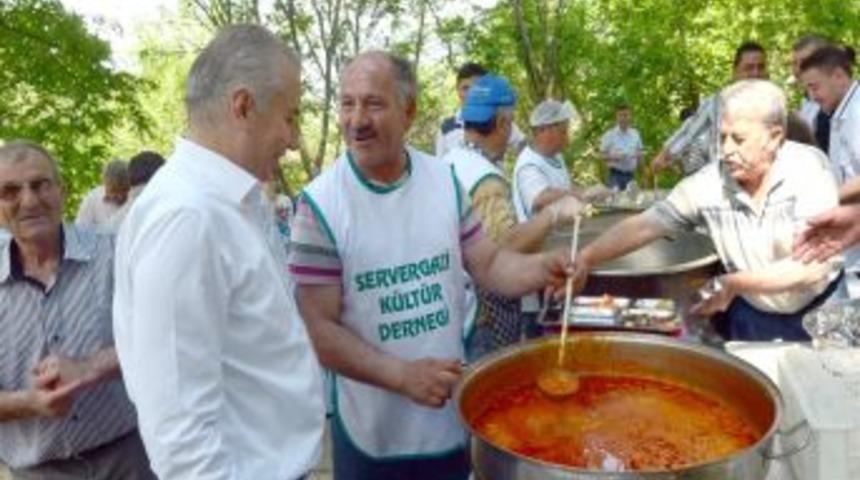 Denizli&rsquo;de 500 Yıllık Arık Hayrı Geleneği Yaşatılıyor