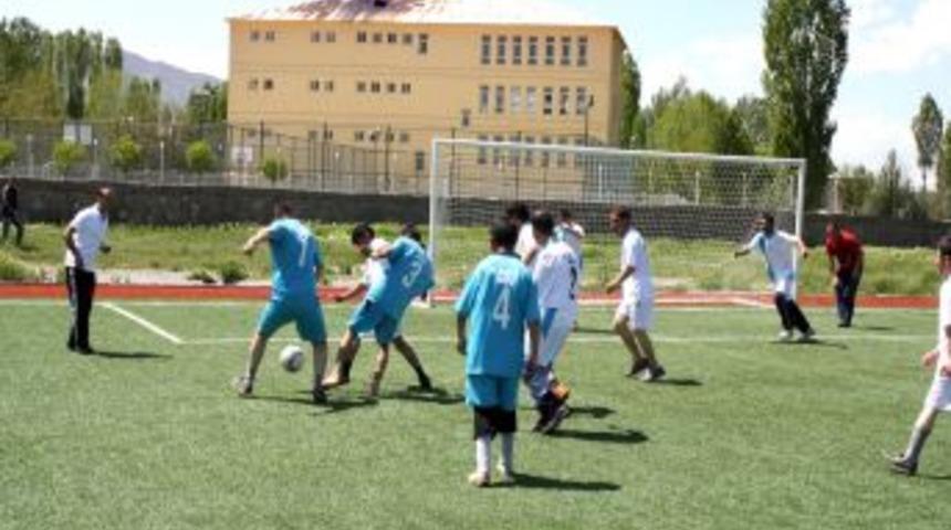 Hask&ouml;y&rsquo;l&uuml; Engelliler Yeşil Sahada Buluştu