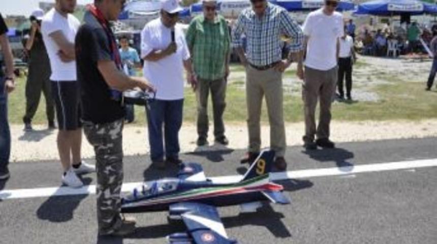 Model U&ccedil;ak Şenliği