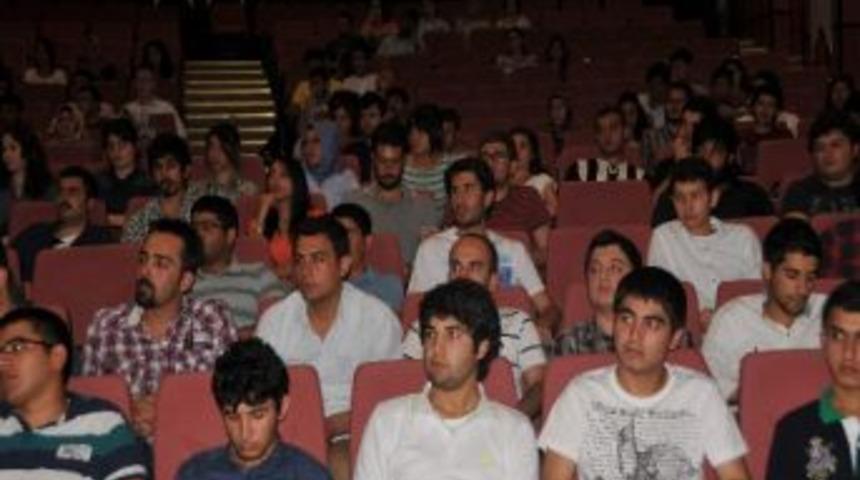 Ga&uuml;n&rsquo;l&uuml; &Ouml;ğrencilere &ldquo;yeni Anayasa&rdquo; Konulu Konferans Verildi