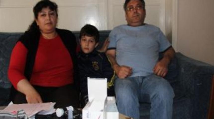 Doğuştan Konuşma Ve Duyma Engelli Eşi İle Yaşam M&uuml;cadelesi Veriyor