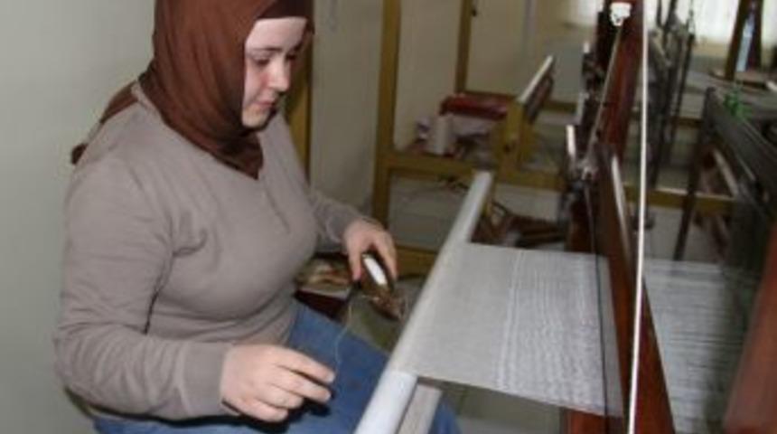 Y&ouml;resel Bez Dokuma Kursu Bayanlardan Ilgi G&ouml;r&uuml;yor