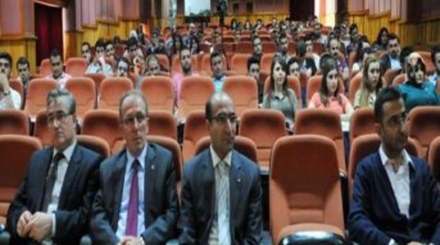 Tanyeli Mimarlık D&uuml;ş&uuml;ncelerini Aktardı