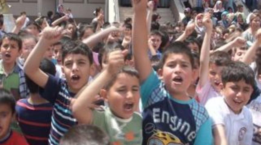 Urfa'da &ouml;ğrenci velileri eylem yaptı