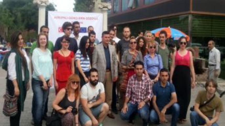 Avrupalı &Ouml;ğrencilerin Fotoğraf Sergisini Vali Arslan A&ccedil;tı