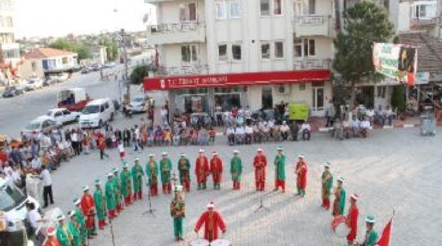 K&ouml;pr&uuml;başı, Askerlerini Mehteranla Uğurladı