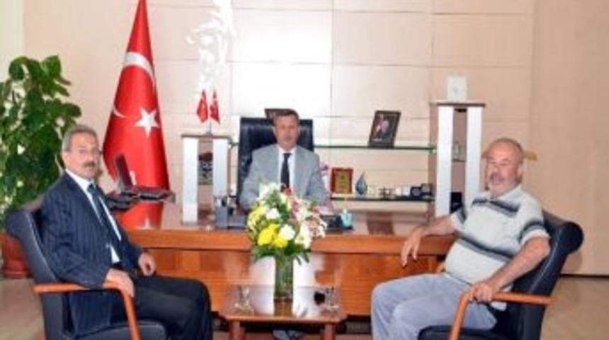 Tokat Muhtarlar Derneği Başkanı, Vali Yılmaz'ı Ziyaret Etti