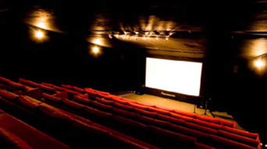 İstanbul'da iki sinemaya şok baskın!