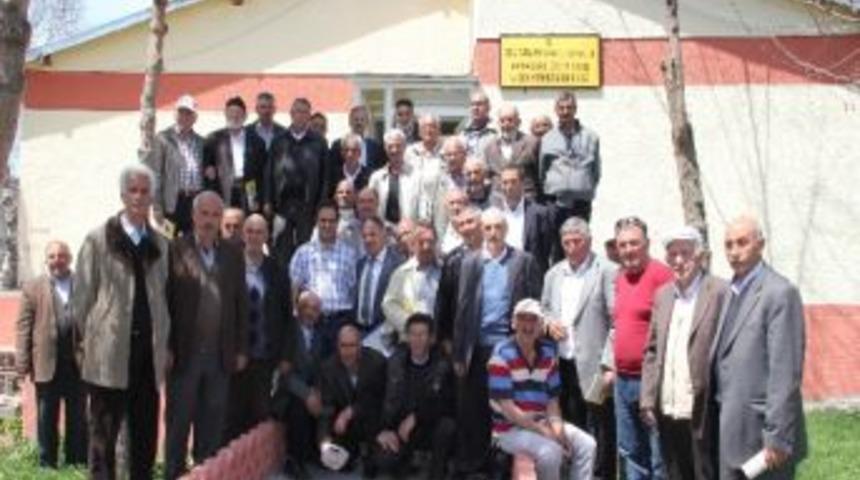 Oltu Ve Şenkayalı Arıcılara Kafkas Arısı Tanıtıldı