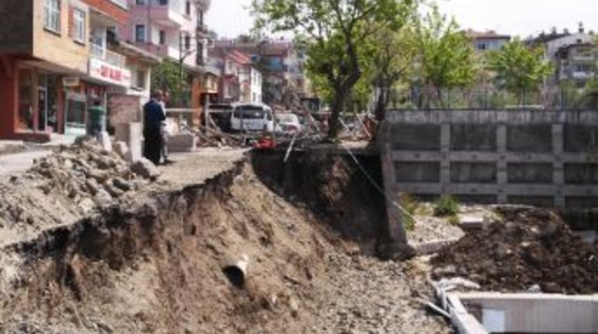 Trabzon'da Kapanan Yol Esnafı Mağdur Etti