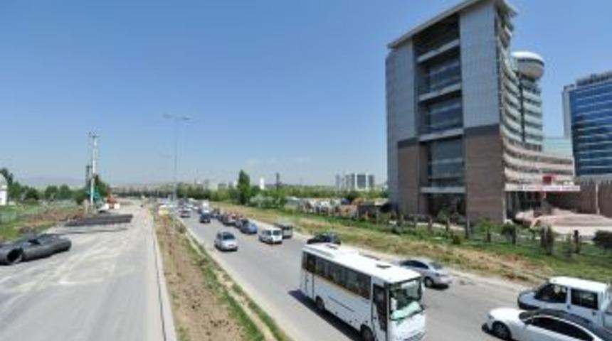 CHP Genel Merkezi &Ouml;n&uuml;ne K&ouml;pr&uuml;l&uuml; Kavşak