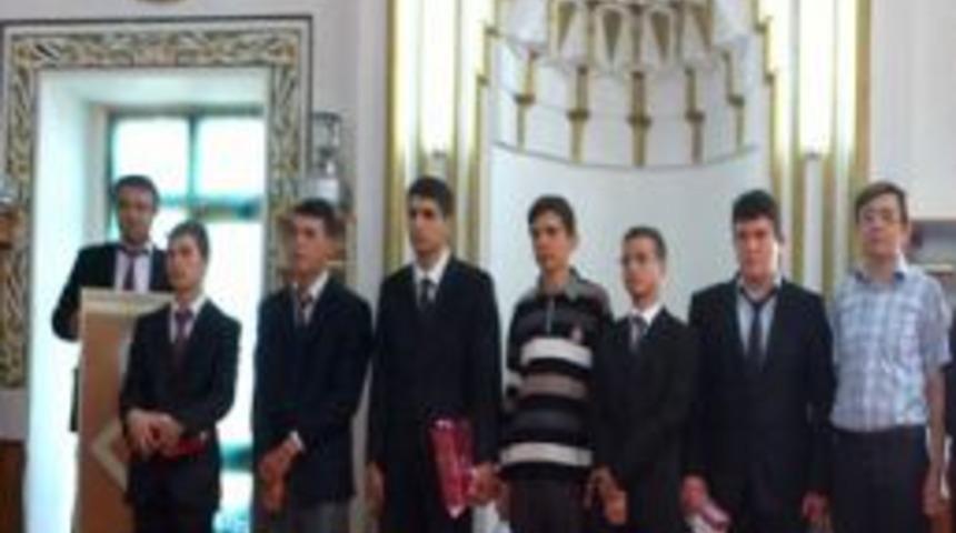 Hutbe Okumada Gediz Anadolu İmam Hatip Lisesi &Ouml;ğrencisi Il Birincisi Oldu