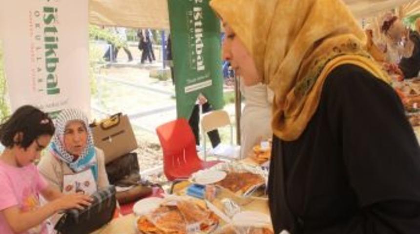 İstikbal Koleji, Yatalak Hastalar Yararına Kermes D&uuml;zenledi