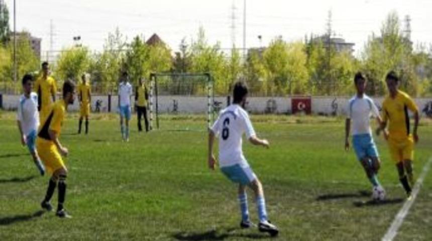 Selçuk’ta Geleneksel Spor Şenlikleri Başladı