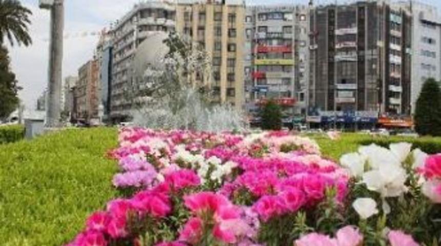 İzmir&rsquo;de 600 Bin &Ccedil;i&ccedil;ek A&ccedil;tı