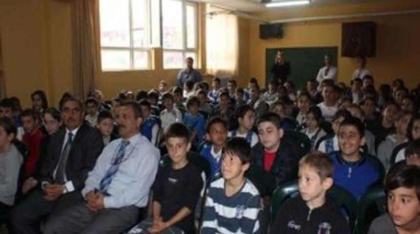 Belediye Başkanı Albayrak, Mustafa A&ccedil;ıkalın İlk&ouml;ğretim Okulunda &Ccedil;ocuklara Yerel Y&ouml;netimler Konusunda Bilgiler Verdi