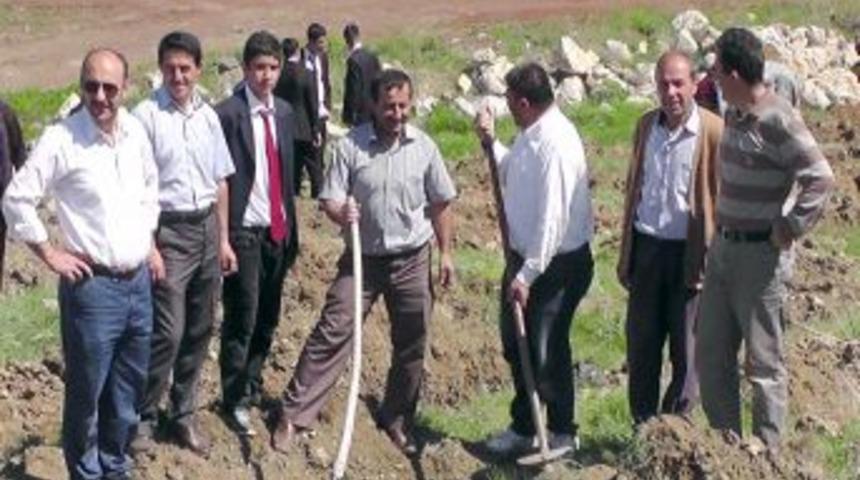 Elmadağ'da Fidanlar Toprakla Buluştu