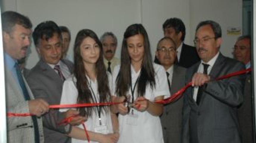 Anadolu Sağlık Meslek Lisesi&rsquo;nde T&uuml;bitak&rsquo;ın Desteklediği Proje Sergisi A&ccedil;ıldı