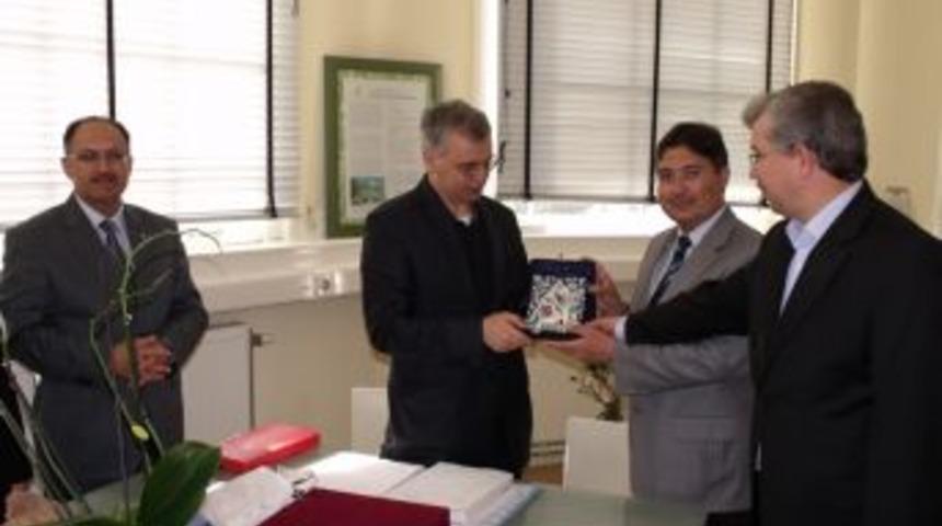 Gediz Anadolu İmam Hatip Lisesi Proje Ekibi Hollanda'dan D&ouml;nd&uuml;