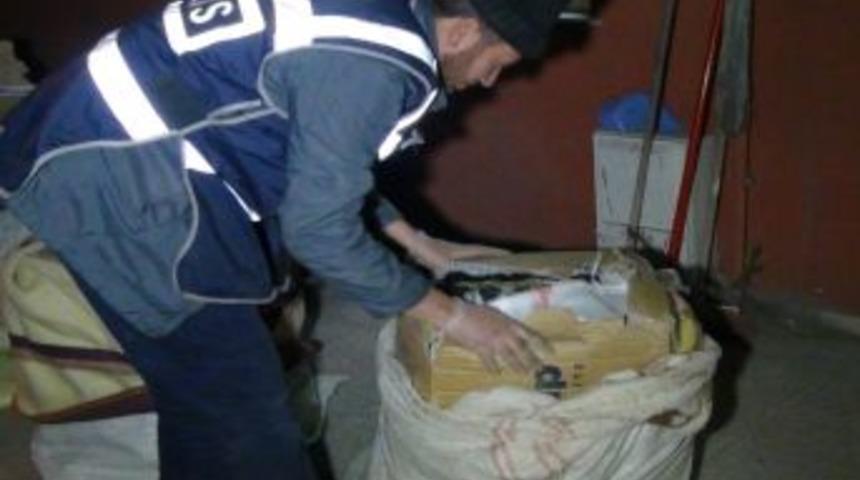 Kamyondan 32 Kilo Esrar &Ccedil;ıktı