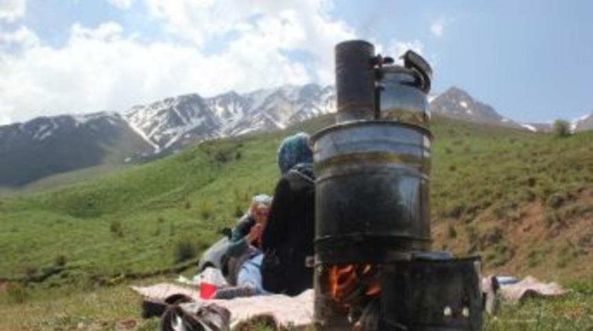 Artos Dağı Eteklerinde Piknik Keyfi