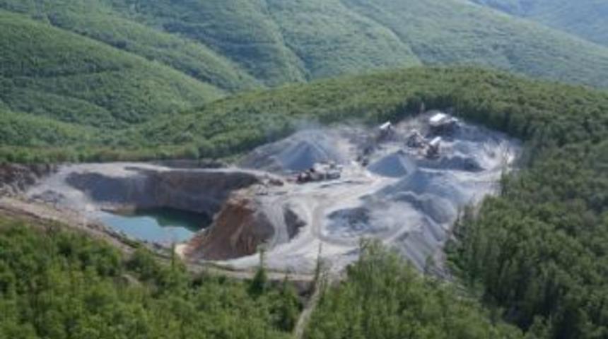 Taş Ocaklarının Doğayı Talan Etmesi Havadan G&ouml;r&uuml;nt&uuml;lendi