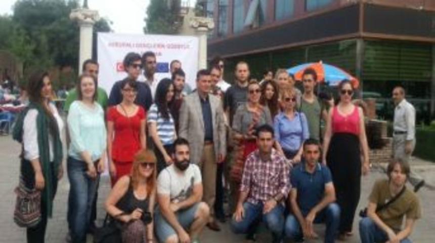 Avrupalı &Ouml;ğrencilerin Fotoğraf Sergisini Vali Arslan A&ccedil;tı