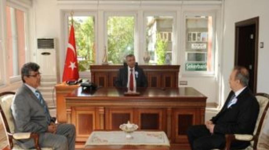 K&uuml;tahya Valisi Kenan &Ccedil;ift&ccedil;i: