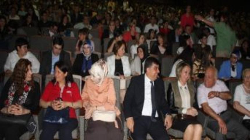 &lsquo;aşk&rsquo;a 103 Adım&rsquo; Oyunu Beğenildi