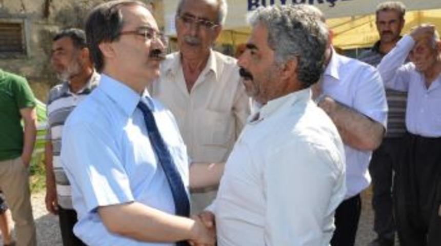 Vali Coş&rsquo;tan Şehit Ailesine Taziye Ziyareti