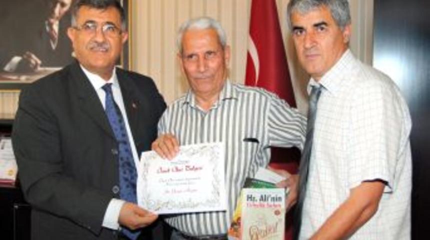 70 Yaşındaki Terzi Manavgat'ın 'örnek Okur'u Seçildi
