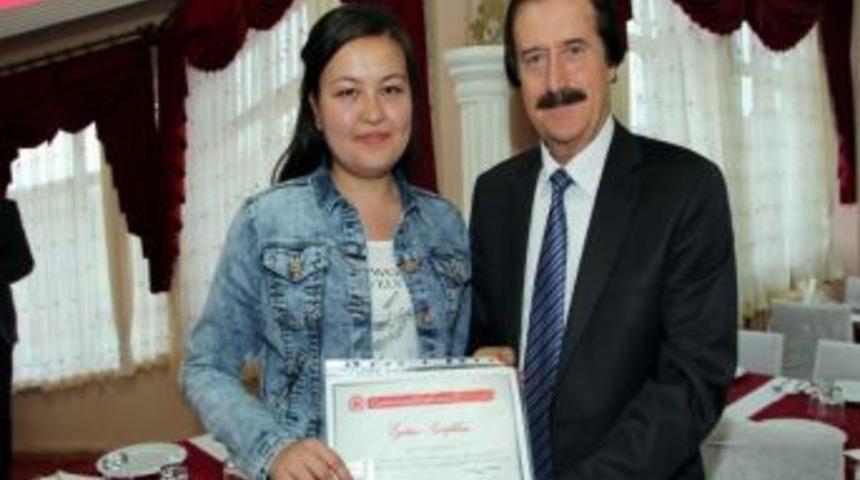 Kazakistanlı &Ouml;ğrenciler Sivas&rsquo;a Veda Etti