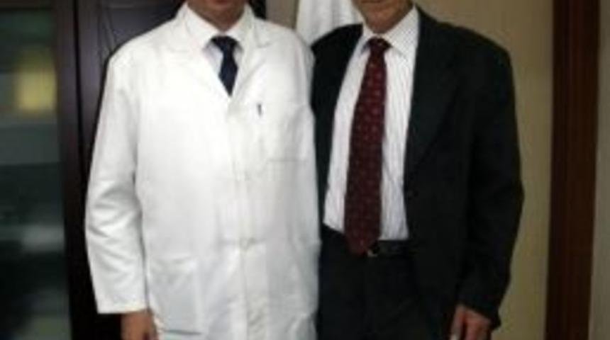 Prf. Dr. Büke'den, Eski Öğrencisi Başhekime Ziyaret