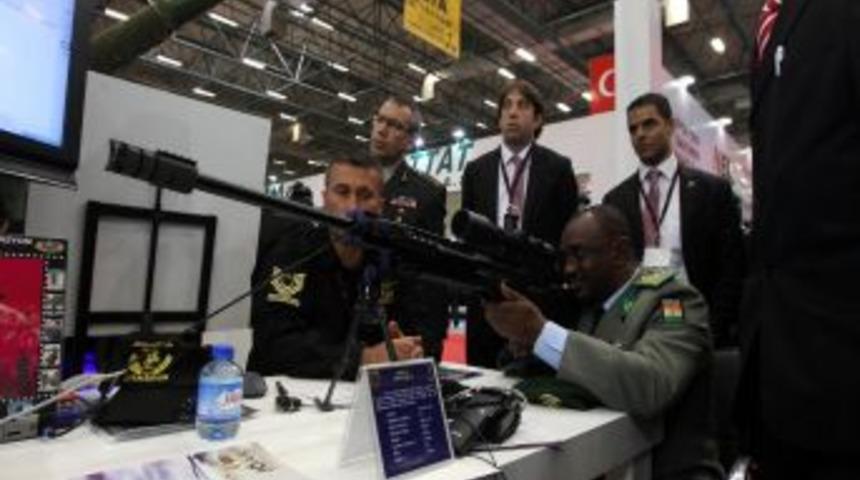 Savunma Sanayi Fuarında Milli Tanklara B&uuml;y&uuml;k Ilgi