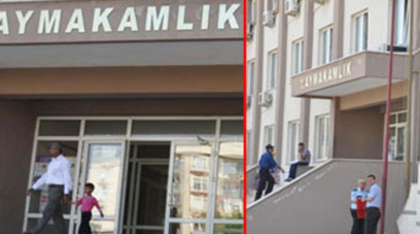 Kaymakamlık önündeki Türk bayrağı çalındı