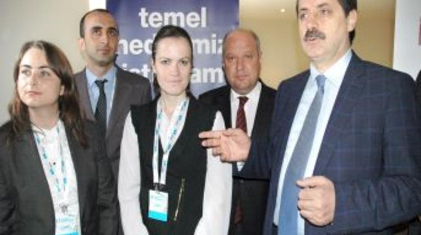 Bakan &Ccedil;elik: Taşeron Iş&ccedil;inin Sorununu &Ccedil;&ouml;zecek Sendika Bulamıyorum