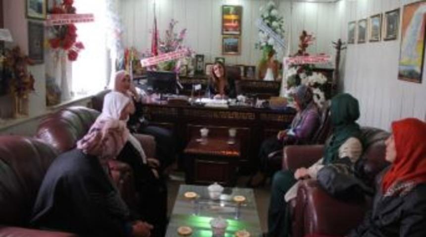 Köylü Kadınlardan Kadın Başkana Ziyaret