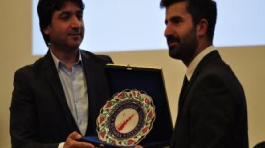 Genç Girişimciler Zirvesi Ünlü Tasarımcı Malkoç'u Ağırladı