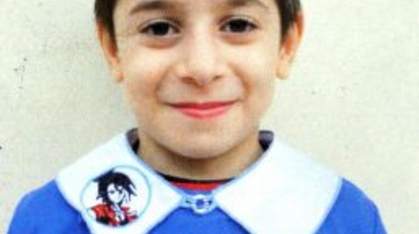 Aracın Altında Ka&ccedil;an Topunu Almak Isteyen &Ccedil;ocuk Ezildi