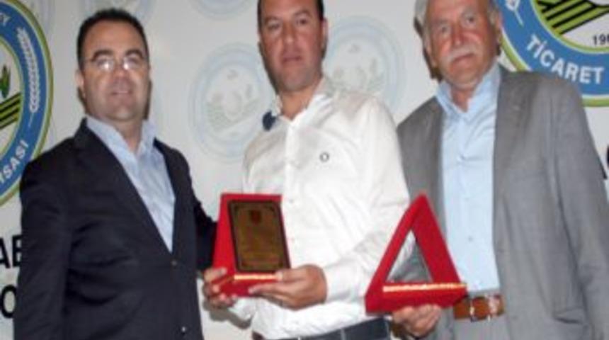 Karacabey'de Yılın Şof&ouml;r&uuml; &Ouml;d&uuml;llendirildi